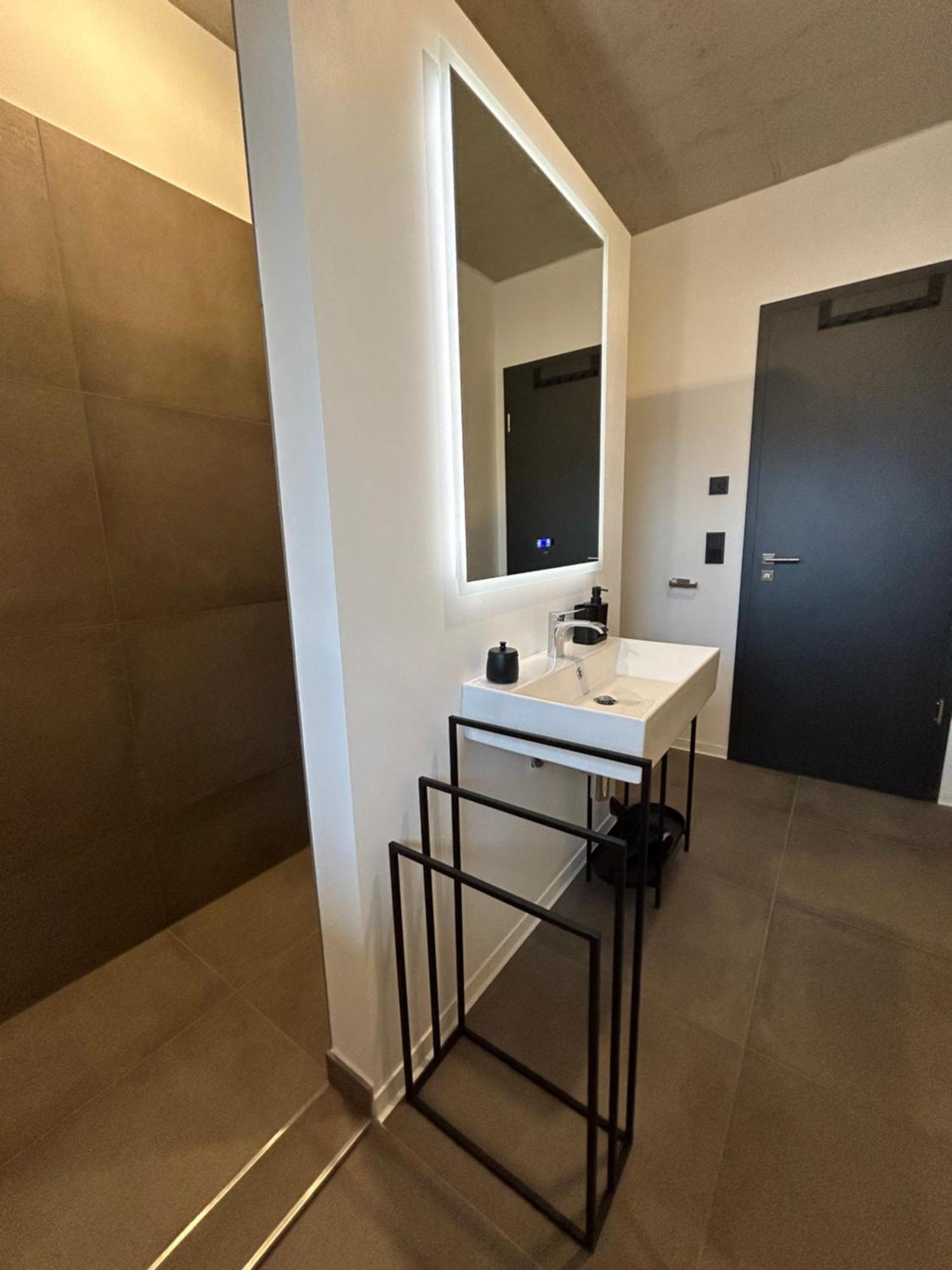 Eiwelhome - Stilvoll, Urban-Ruhig Schlafen, Bahnhofsnah, Balkon إرفورت المظهر الخارجي الصورة